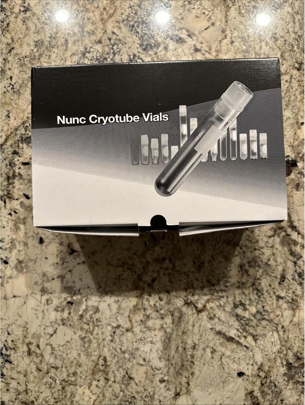 Thermo Scientific Nunc Cryotube Vials 377267 450 Pack NEW/SEALED + FAST SHIPPING